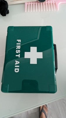 Fire blanket and first aid kit bundle – image 5